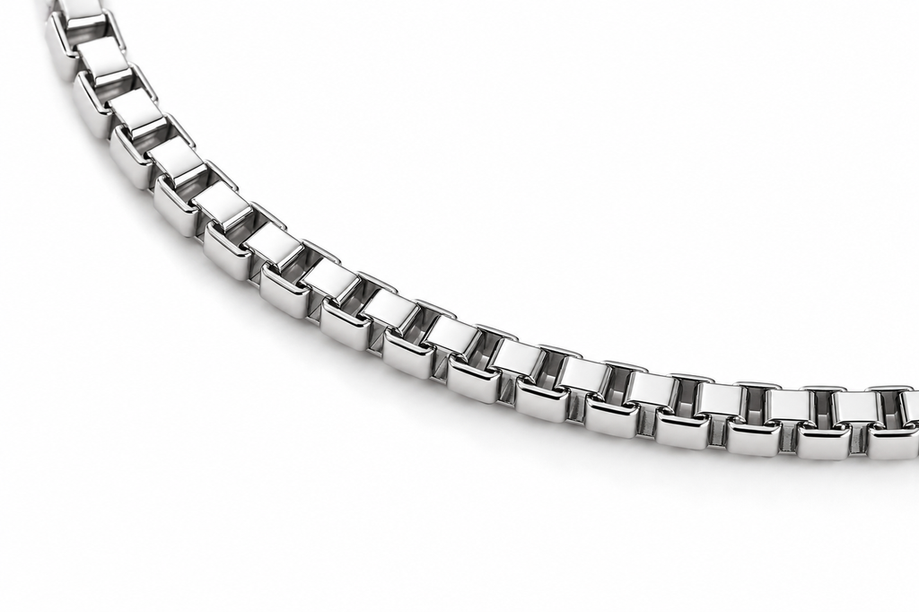 LUMIÈRE Venetian Cross Necklace