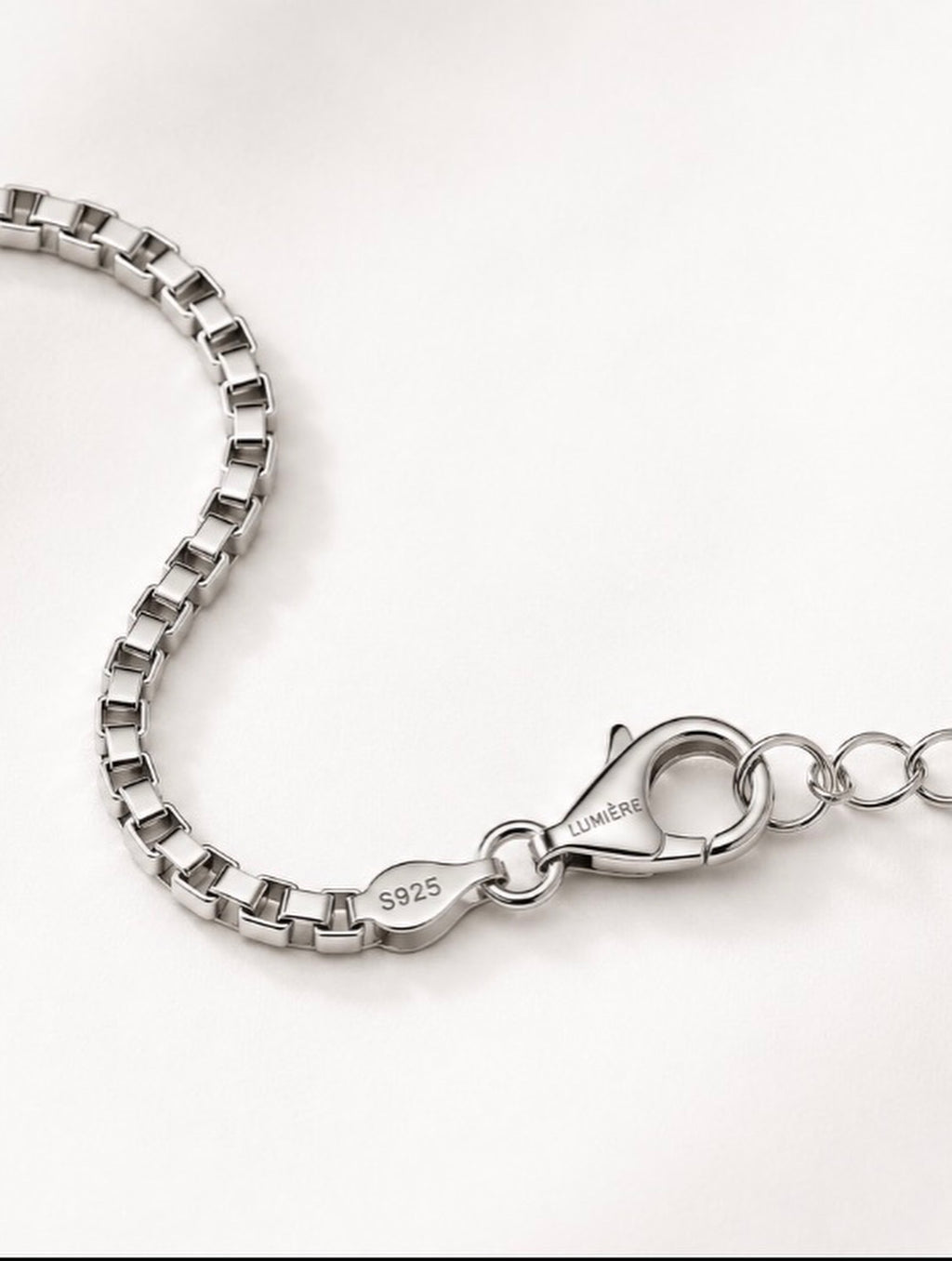LUMIÈRE Venetian Cross Necklace